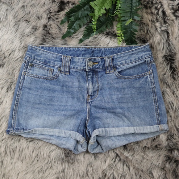 GAP Pants - Gap Light Indigo Denim Jean Shorts Cuffed Hem Sz 8